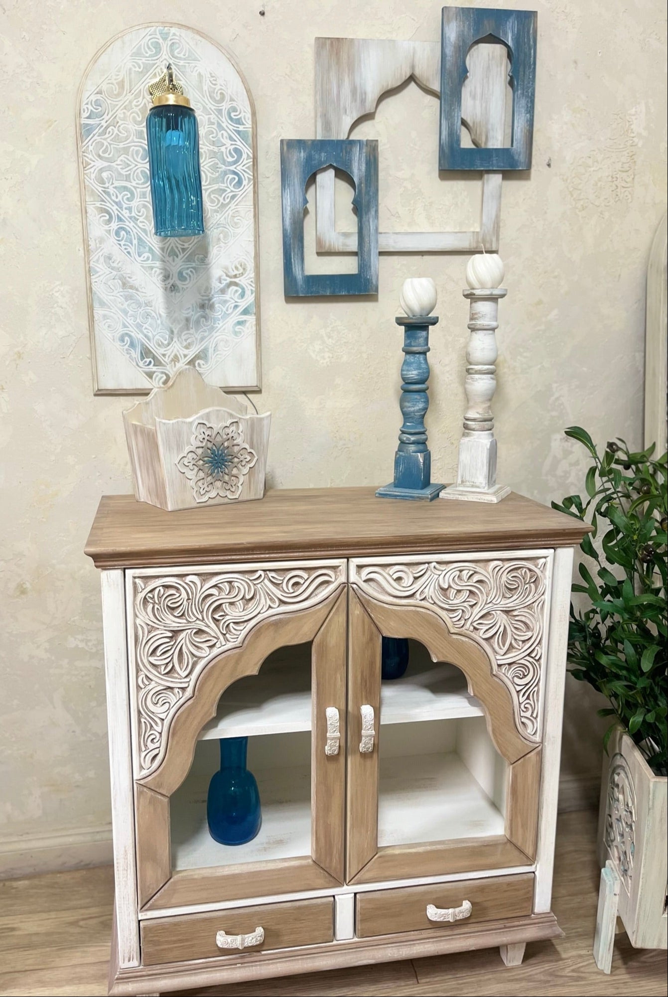 Coffee Corner / Console Unit with Elegant Wood Details