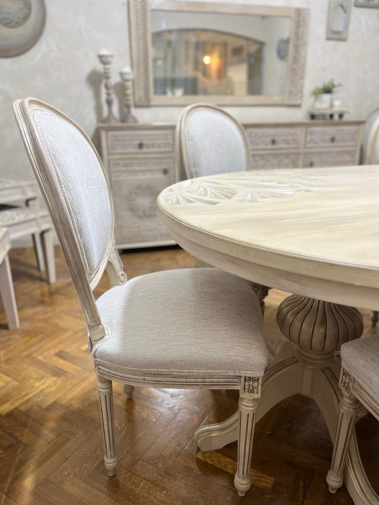 Classic Carved Top Dining Set with Chairs