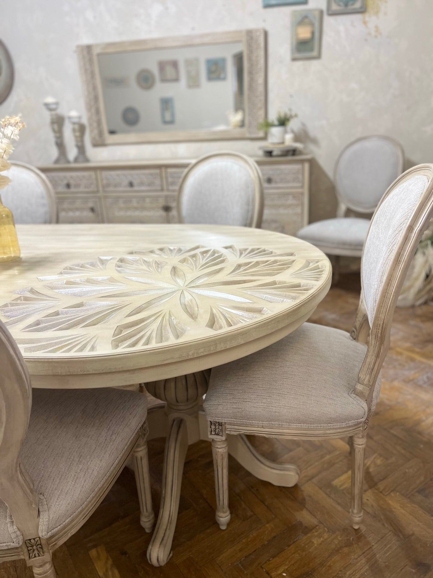 Classic Carved Top Dining Set with Chairs