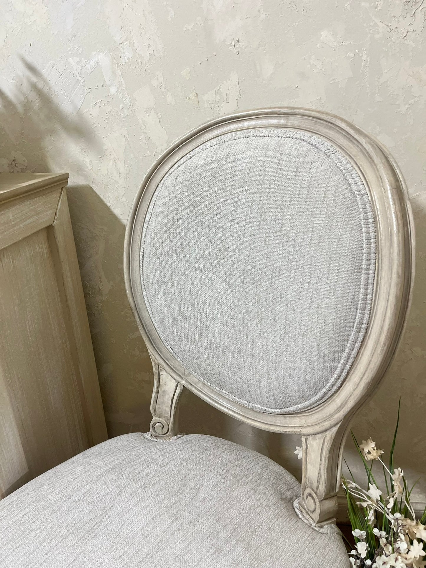 Classic Carved Top Dining Set with Chairs