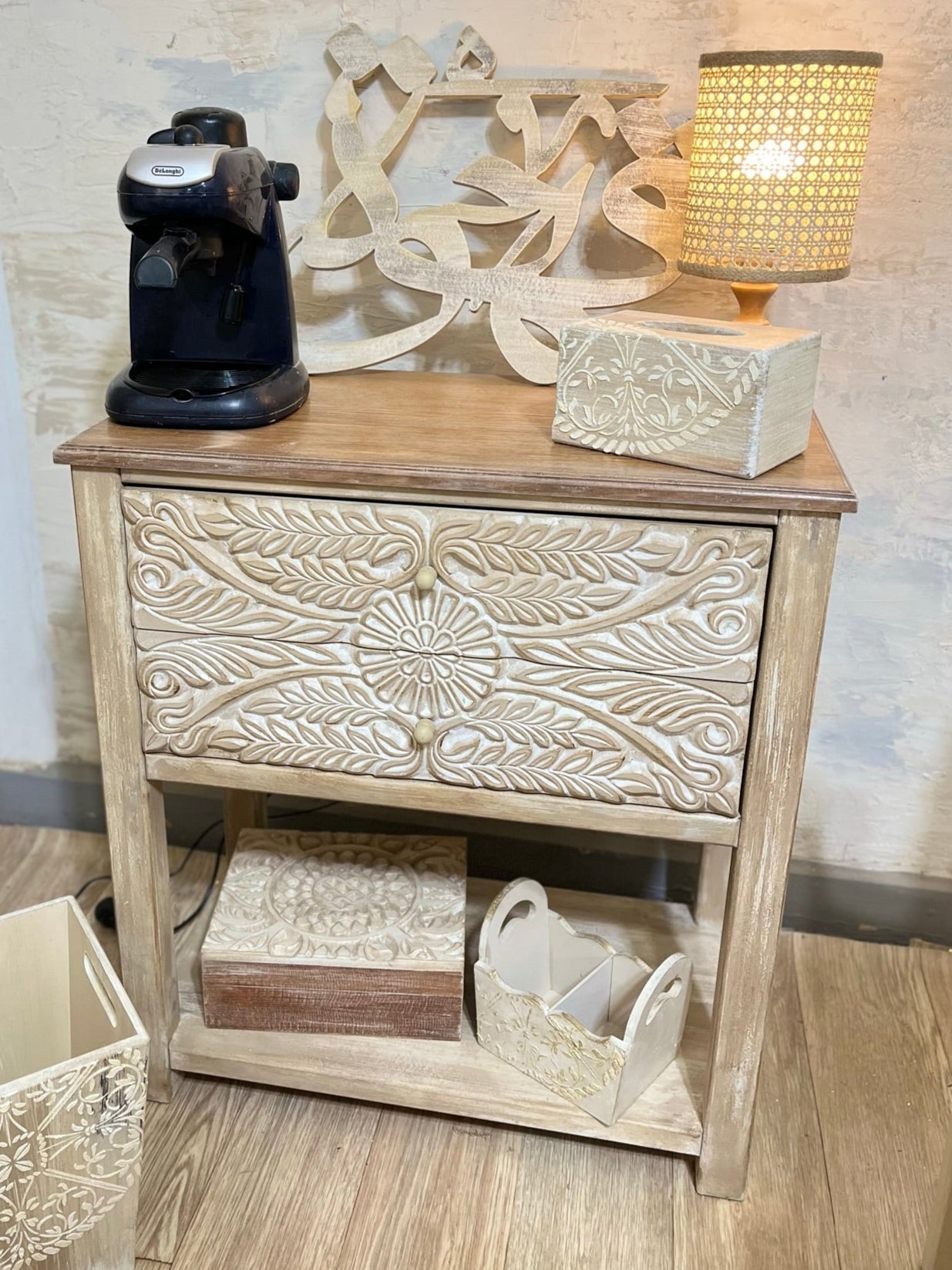 Console / Coffee corner