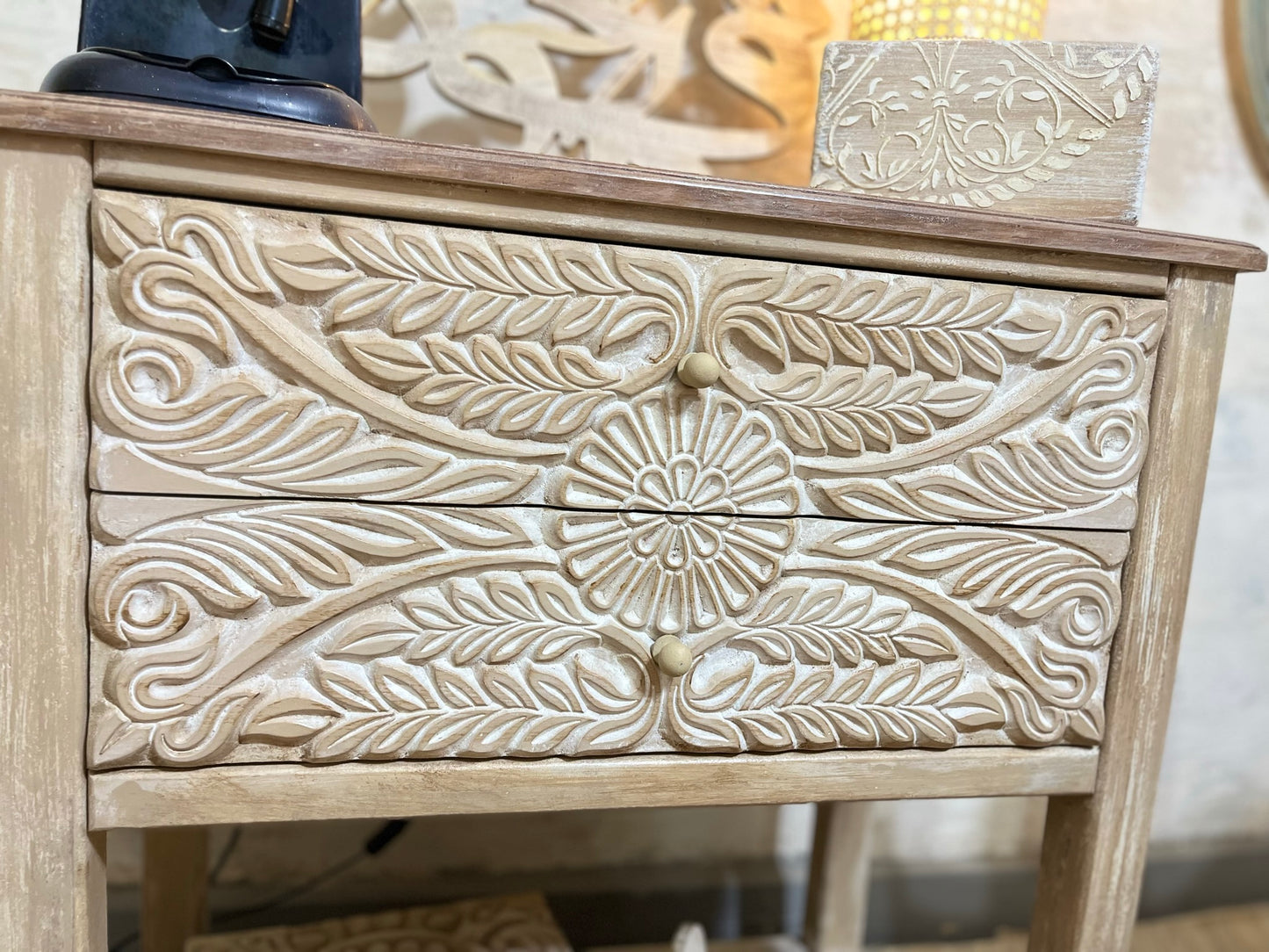 Console / Coffee corner