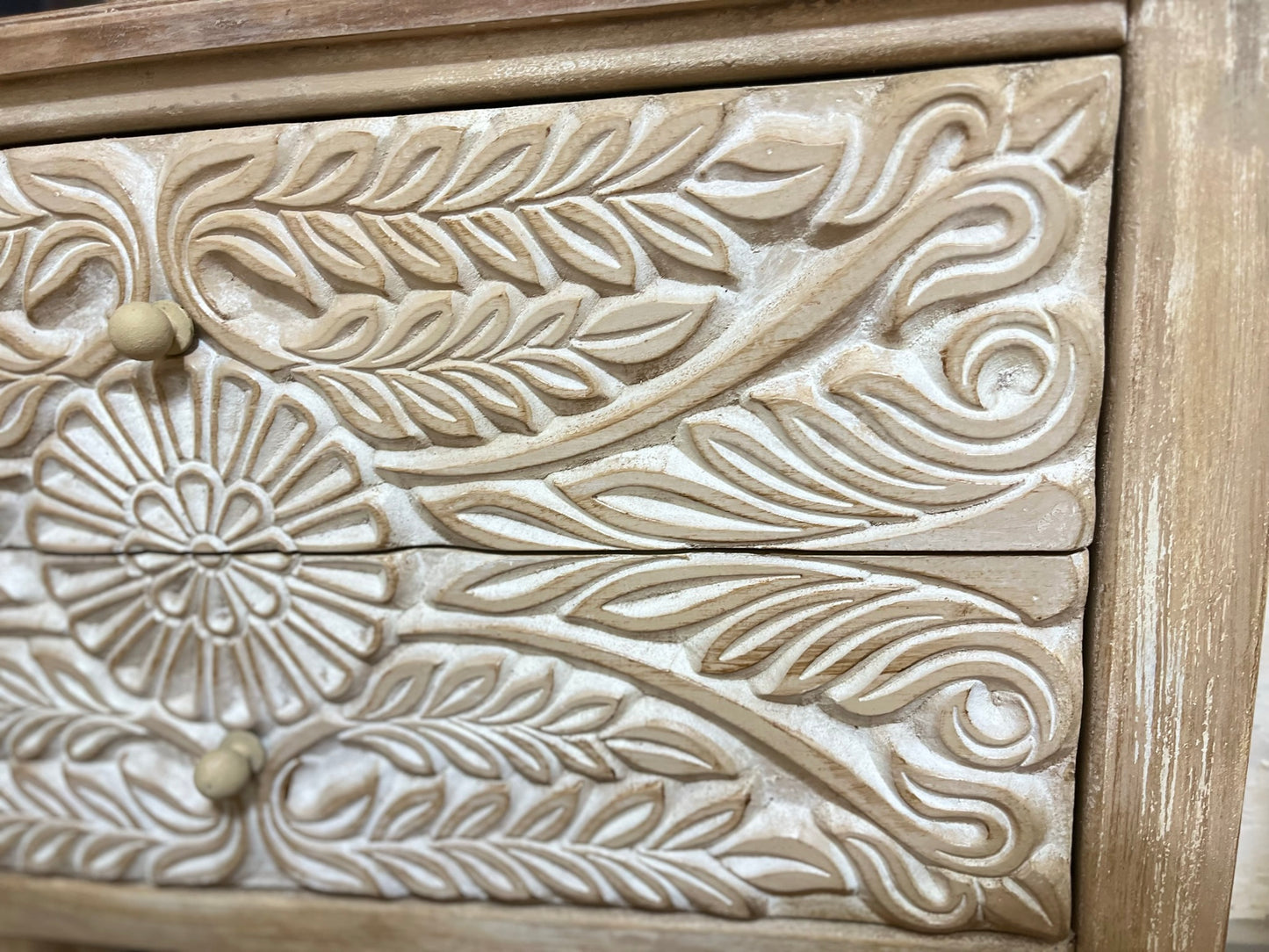 Console / Coffee corner