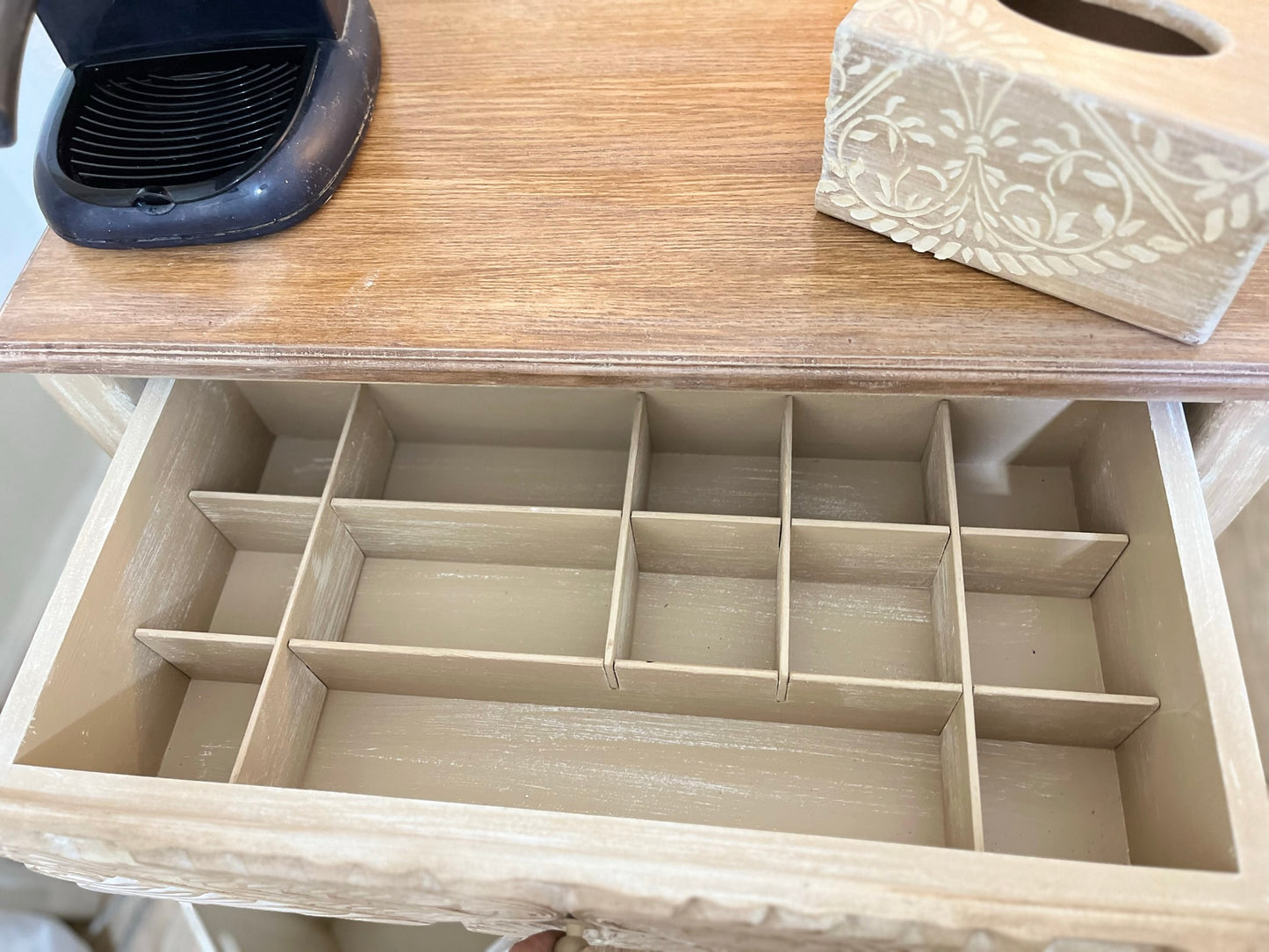 Console / Coffee corner