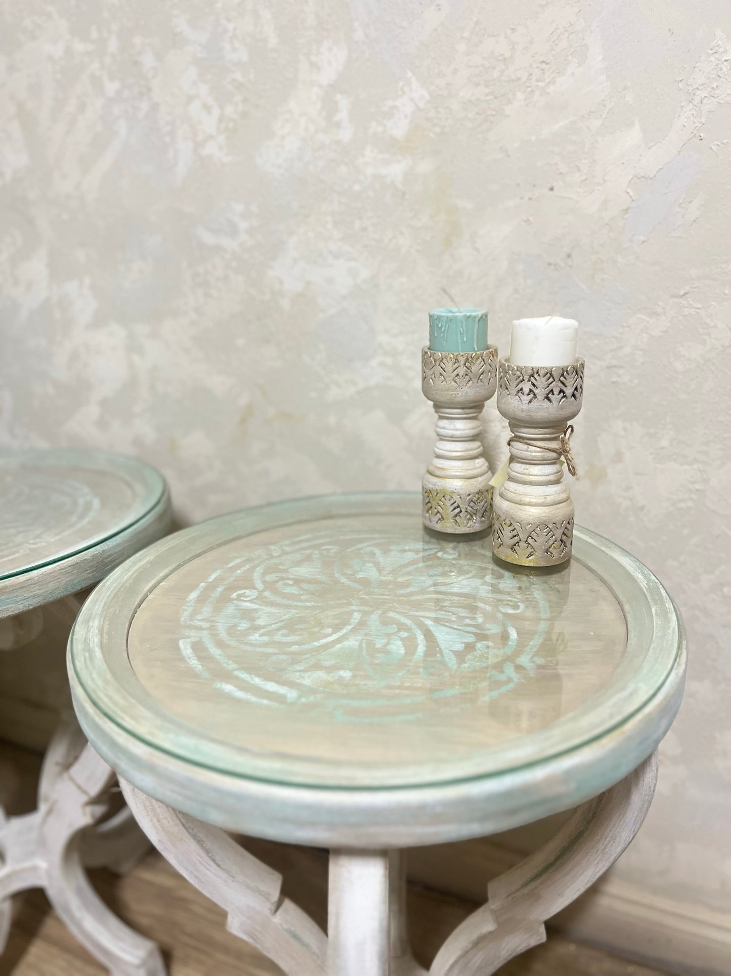 Elegant Round Side Tables – Set of 2