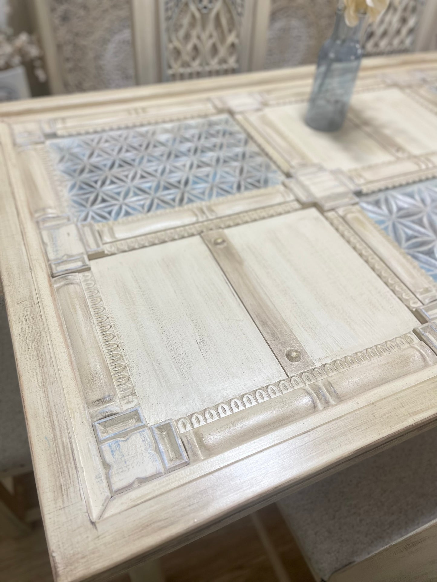 Elegant Dining Table Set with 6 Chairs and Decorative Details